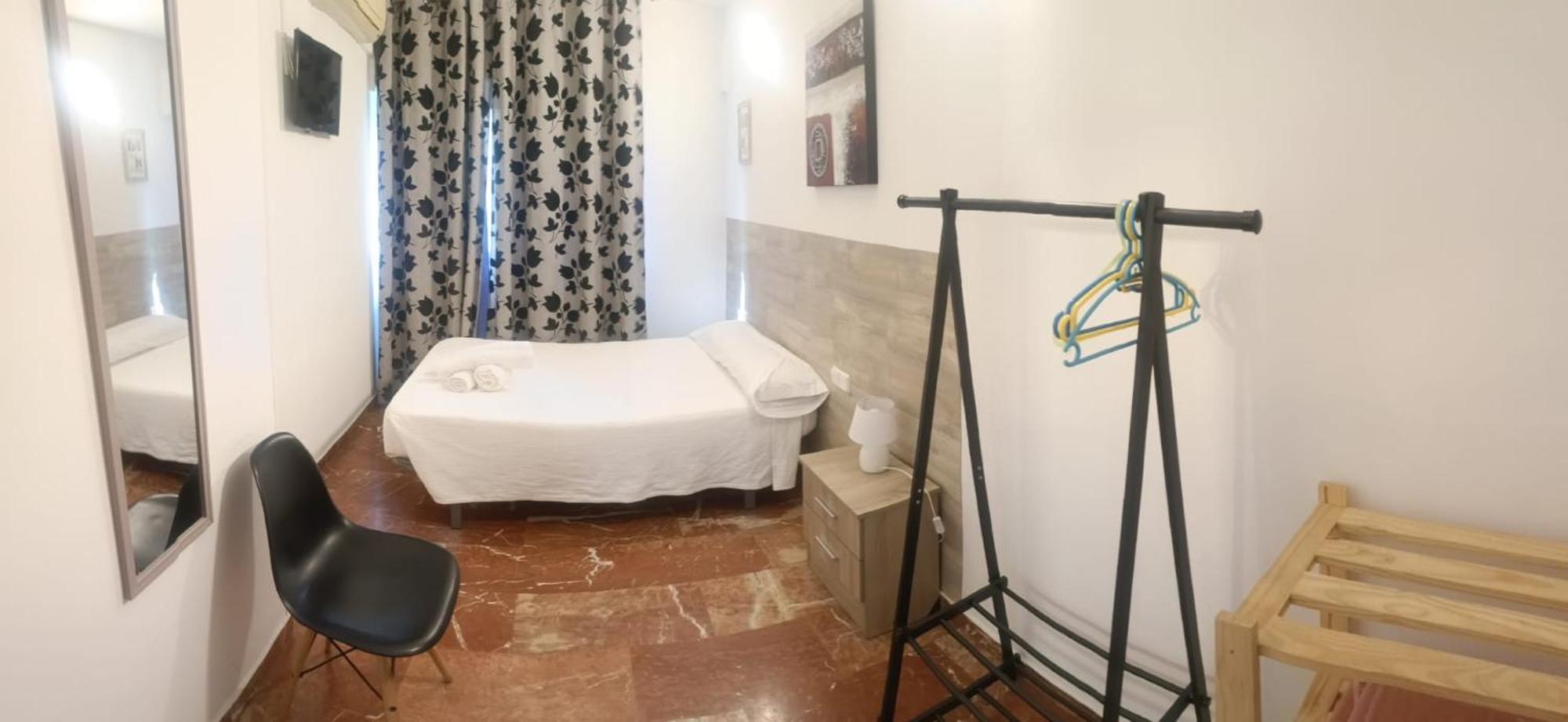 Hostal Nevot غرناطة المظهر الخارجي الصورة