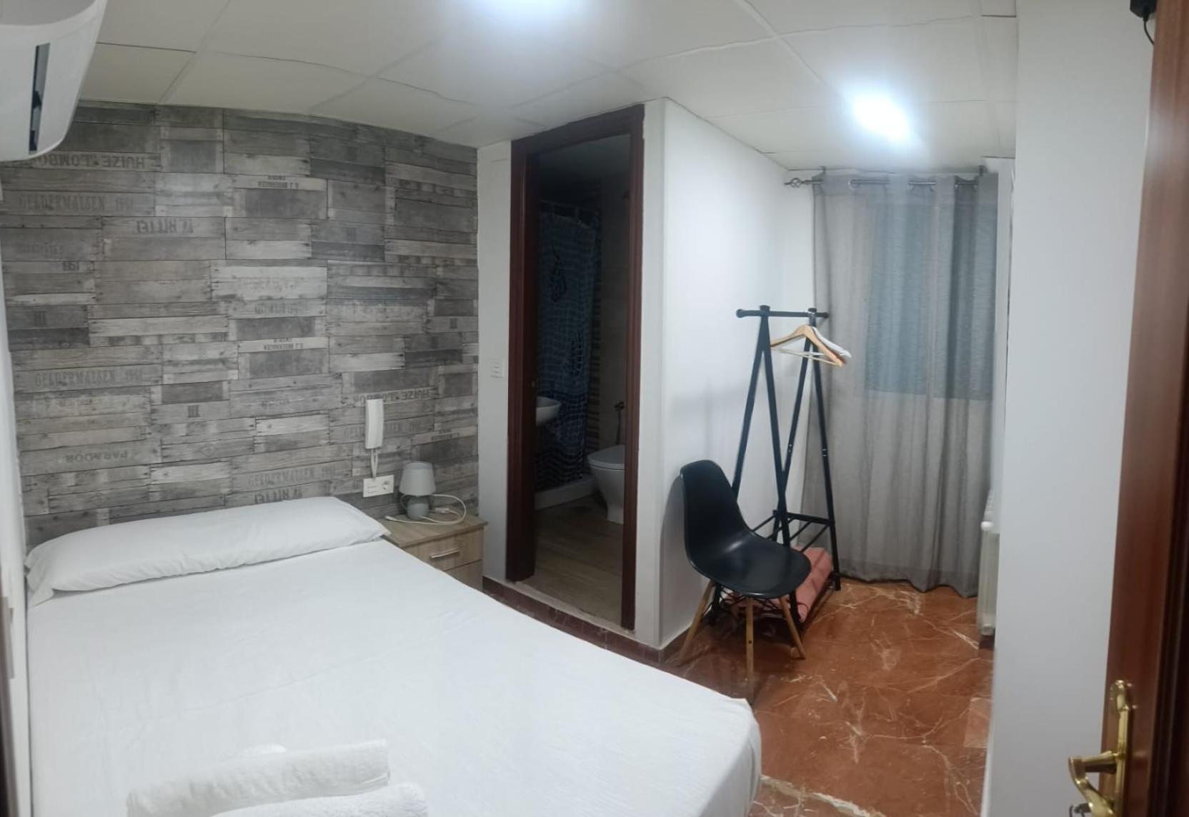 Hostal Nevot غرناطة المظهر الخارجي الصورة