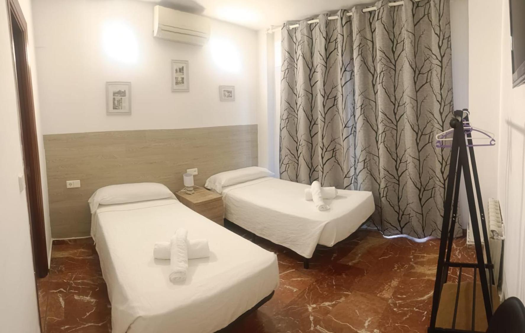 Hostal Nevot غرناطة المظهر الخارجي الصورة